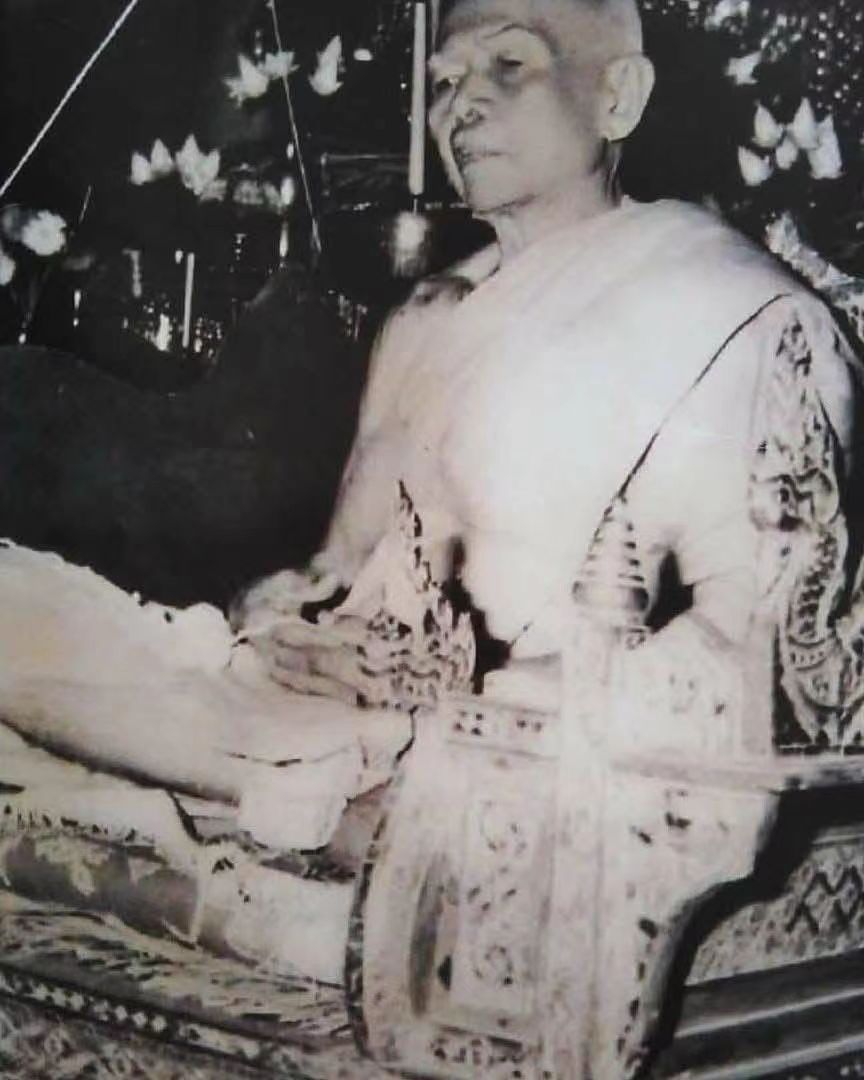 帕坤平崇倫膠(琉璃閣坤平佛)- 龍普添及多位聖僧1971年,附真品鑑證卡